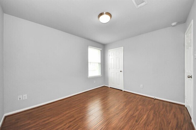 Building Photo - 6306 Bain Dr