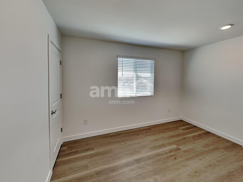 Building Photo - 9653 N Rancho Lozano