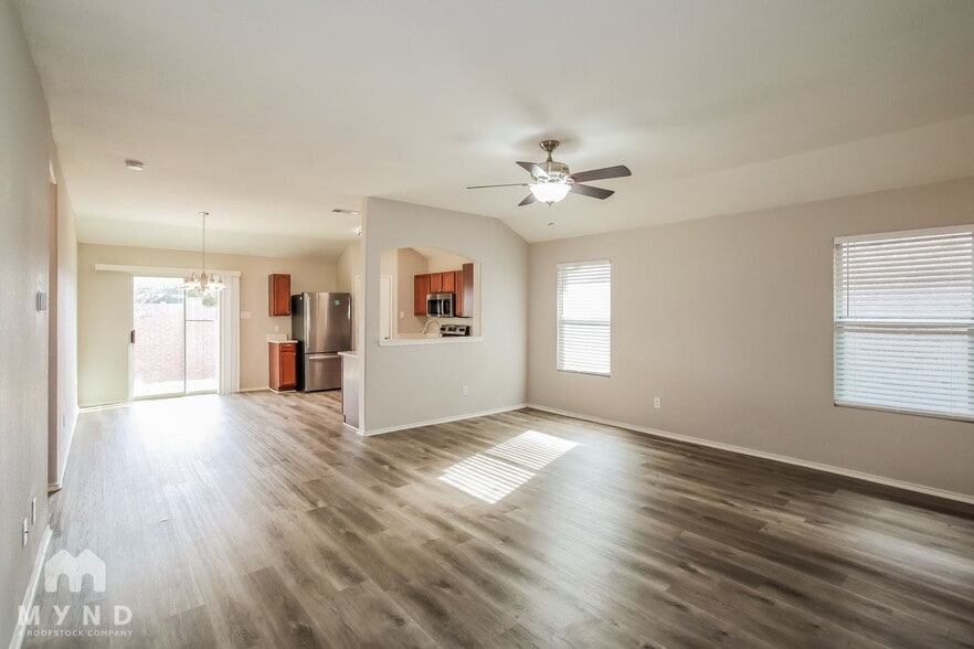 Building Photo - 4613 Redbud Dr