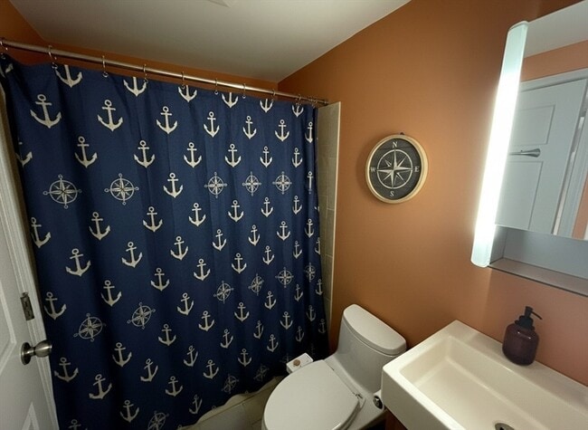 Building Photo - 170 Gore St