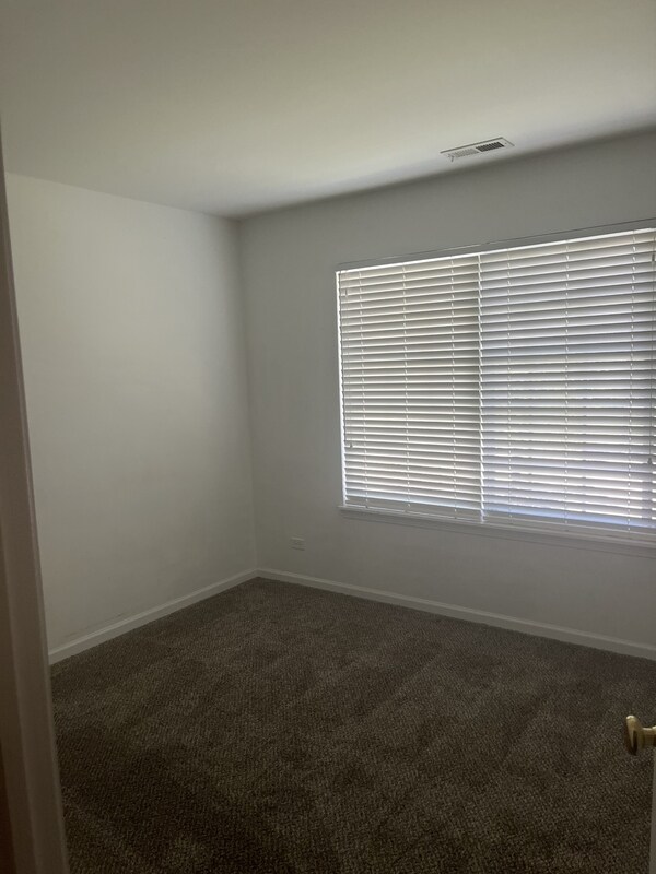 Building Photo - 5752 Wildspring Dr