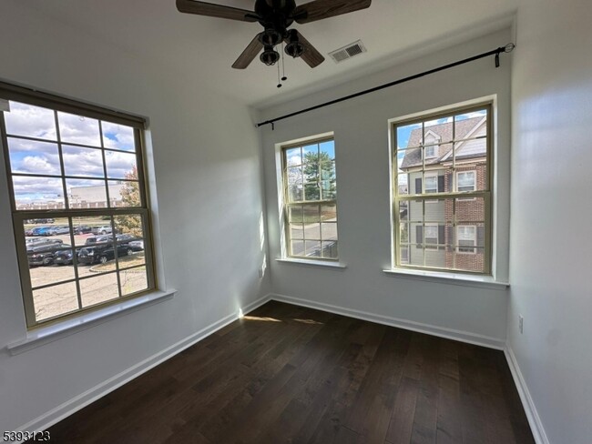 Building Photo - 2 Ambrosia Ct