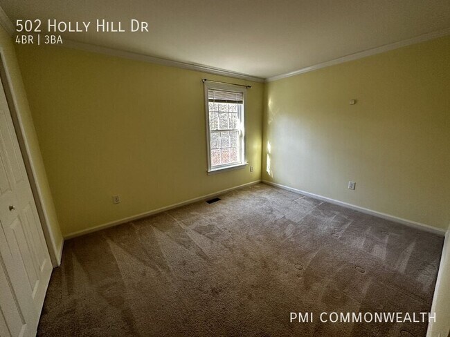 Building Photo - 502 Holly Hill Dr