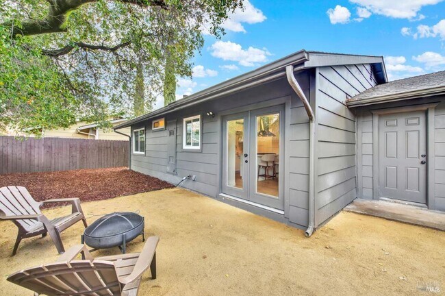Building Photo - 6610 Oak Leaf Ct