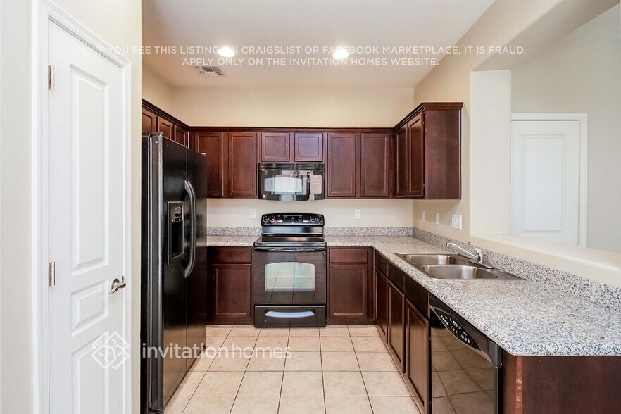 Building Photo - 3926 S Napa Ln