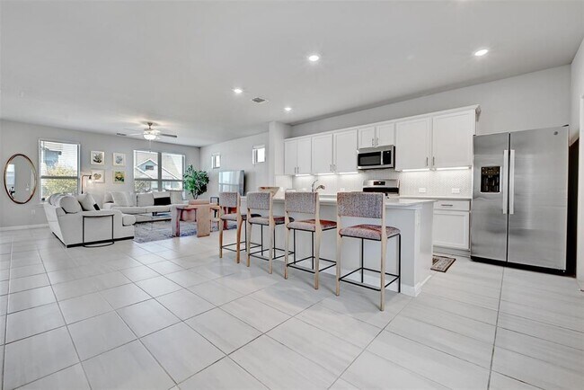 Building Photo - 5309a Baythorne Dr