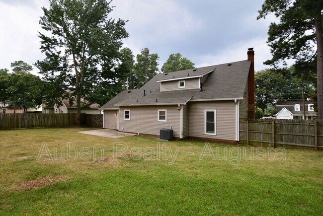 Building Photo - 490 Pheasant Run Dr