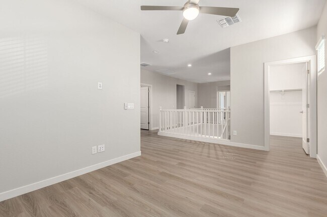 Building Photo - BEAUTIFUL PHOENIX HOME IN GATED COMMUNITY!