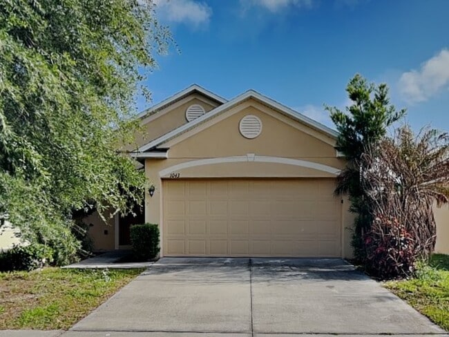 Building Photo - 1043 Bethpage Rd