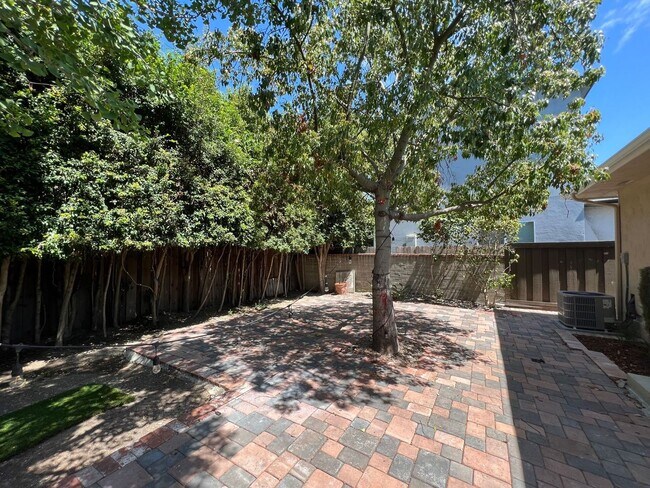 Building Photo - NEW Build (2022)!! 4BD/2BA (Lease out, pending signatures. Check back in a few days!)