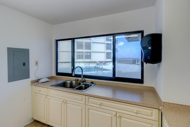 Building Photo - 3610 S Ocean Blvd