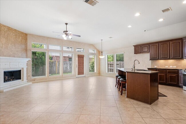 Building Photo - 4015 Pearl Pass Ln