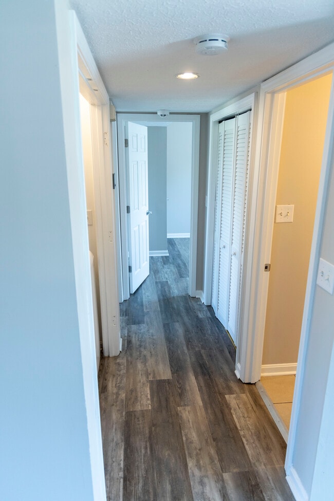 Building Photo - 10504 Pebblestone Cir