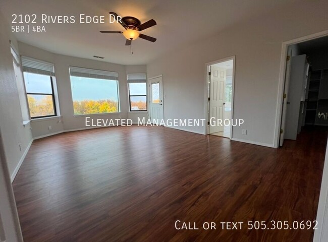 Building Photo - Spacious 5 Bedroom, Views, Refrigerated Ai...