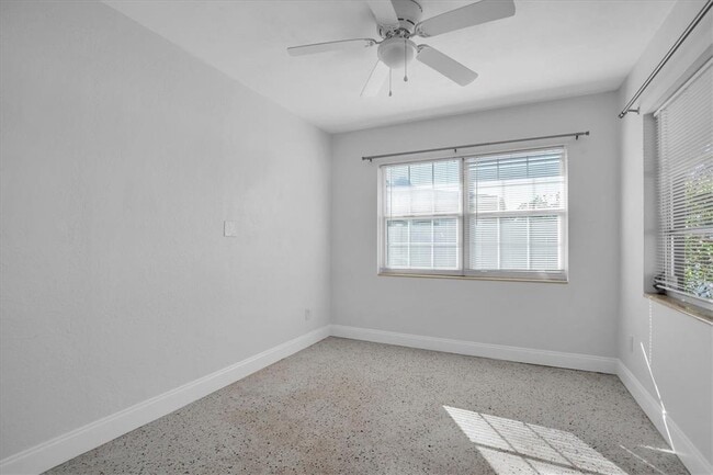 Building Photo - 765 56th Ave S