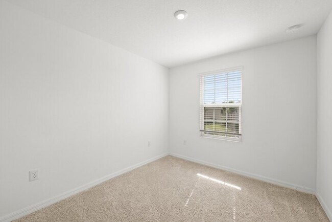 Building Photo - 3 Bedroom and 2.5 Bath Home in Skye Ranch ...