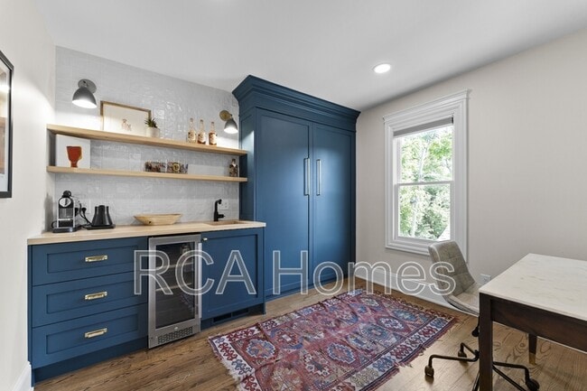 Building Photo - 1321 N Beville Ave