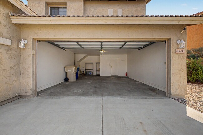 Building Photo - 25683 W Satellite Ln