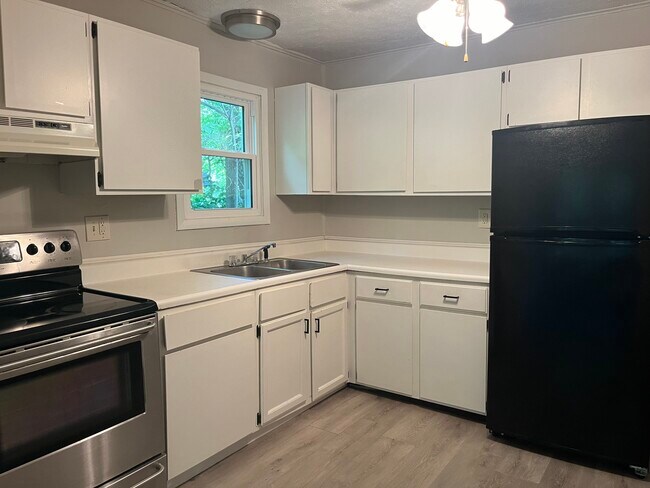 Building Photo - Chinworth