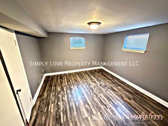 Building Photo - 4526 Albion Rd