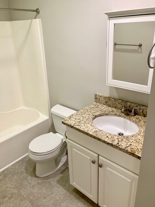 Building Photo - 141 Lamotte Dr