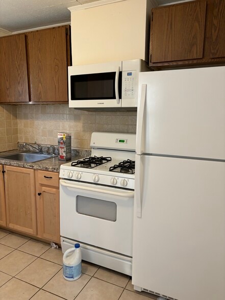 Building Photo - 55 Gabrielle St