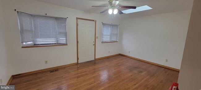 Building Photo - 6518 Belle Vista Ave