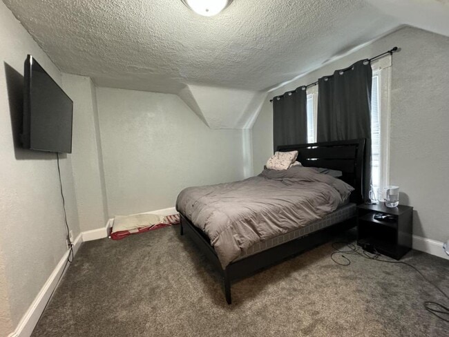 Building Photo - 1924 Banks Ave