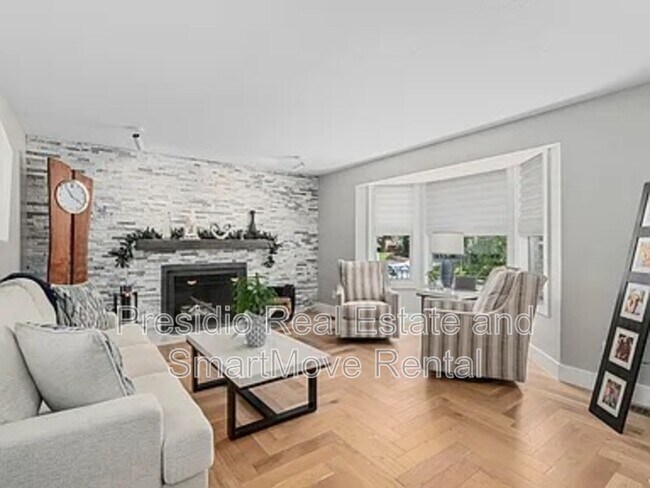 Building Photo - 10927 Lostwood Dr