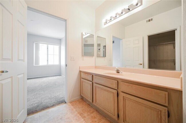Building Photo - 7107 S Durango Dr