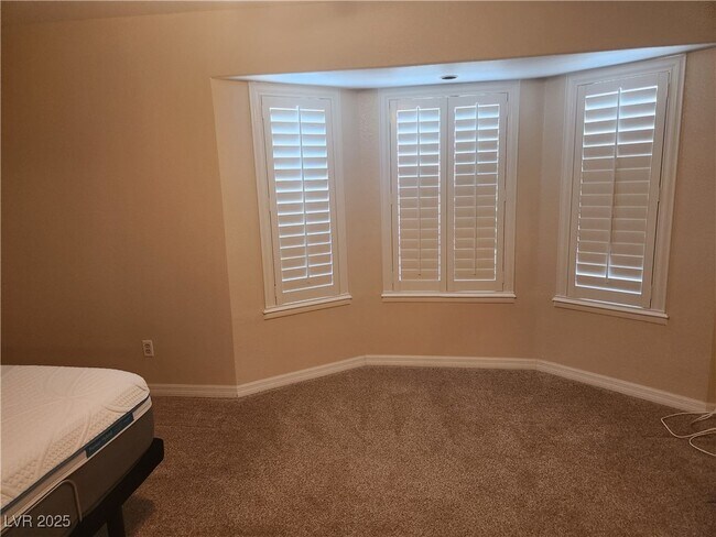 Building Photo - 380 E Happy Canyon Rd