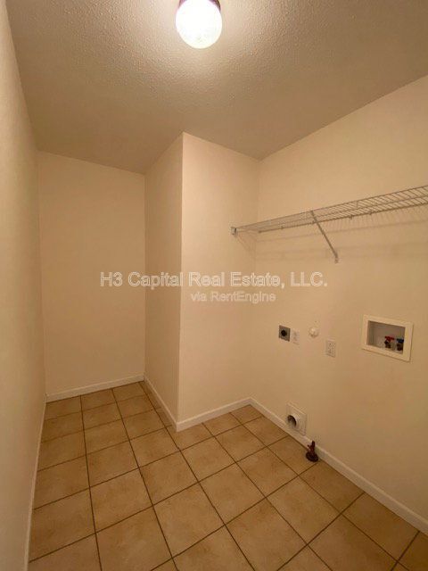 Building Photo - 55 Crimson Ct