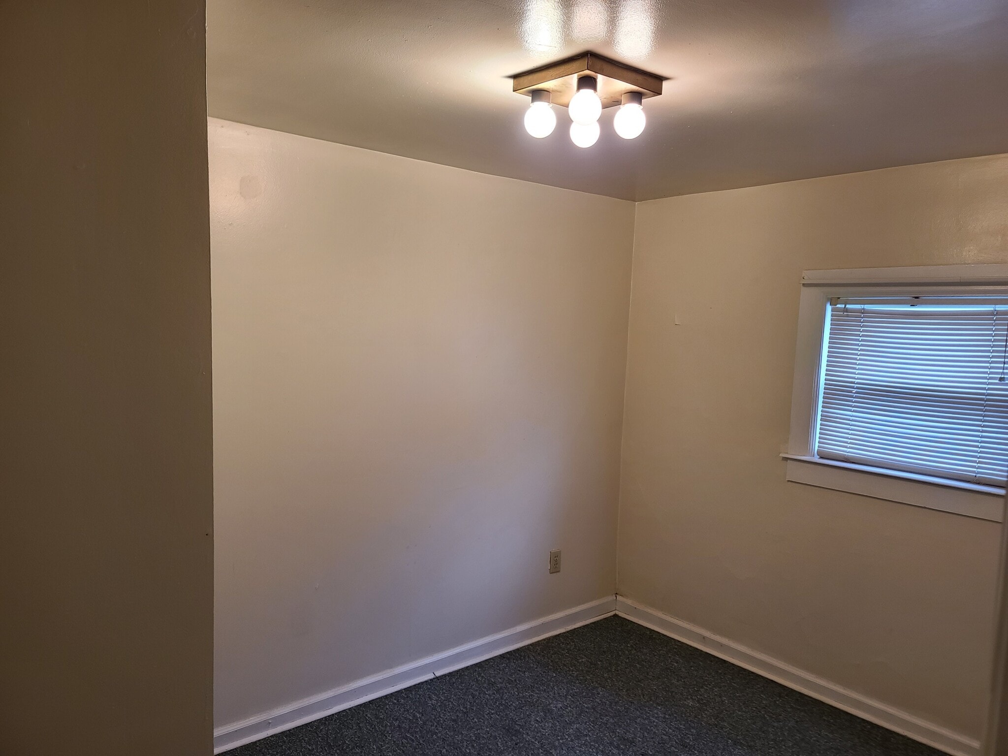 Bedroom - 48 W Wilson St