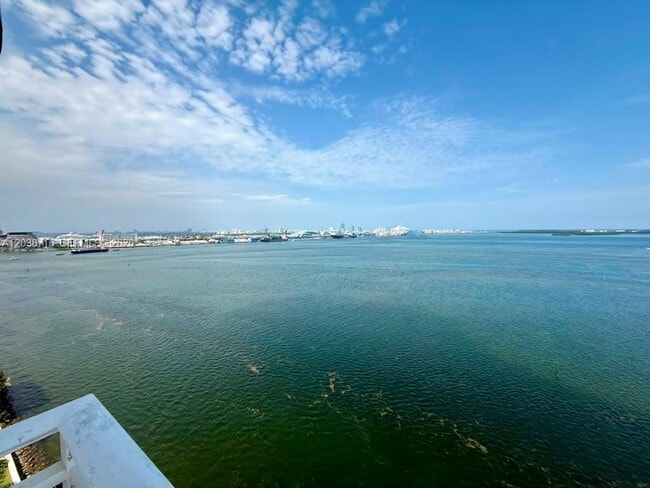 Building Photo - 770 Claughton Island Dr