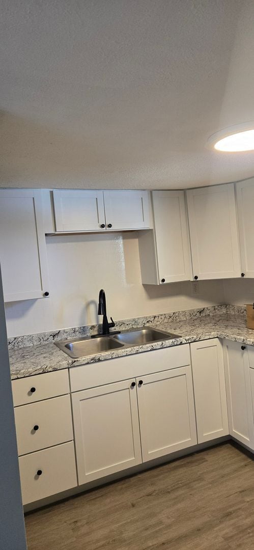 Primary Photo - Newly Renovated 1 Bed, 1 Bath Unit in Farm...