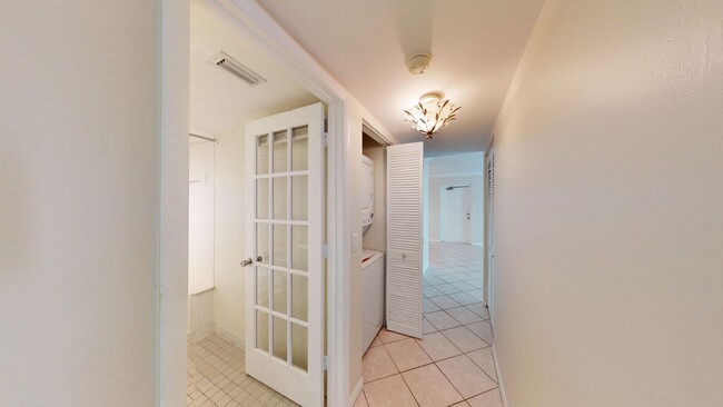 Building Photo - Beautiful 2 Bed / 2 Bath in Palm Club Vill...