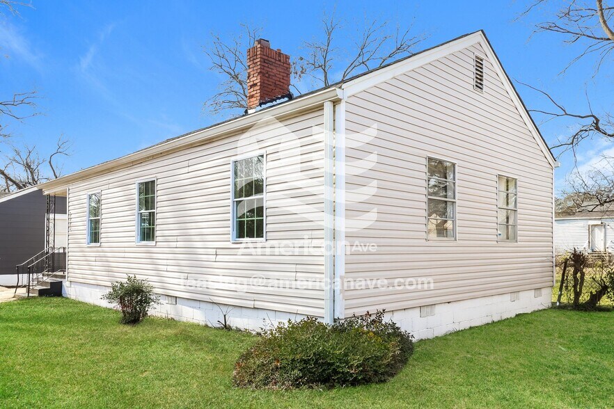 Building Photo - 5512 Ave P