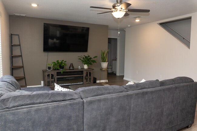 Building Photo - 1114 Valor Walk