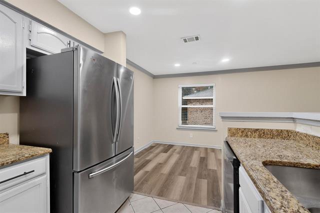 Building Photo - 3925 Brandon Park Dr