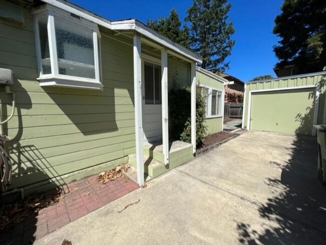 Building Photo - ~*~2BD/1BA Downtown Sunnyvale Charming Hom...