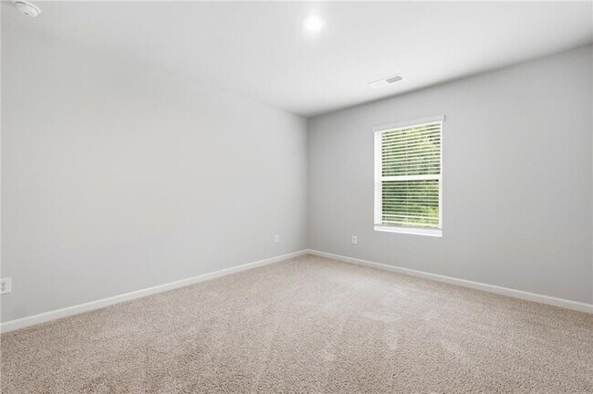 Building Photo - 3132 Hawthorn Farm Blvd