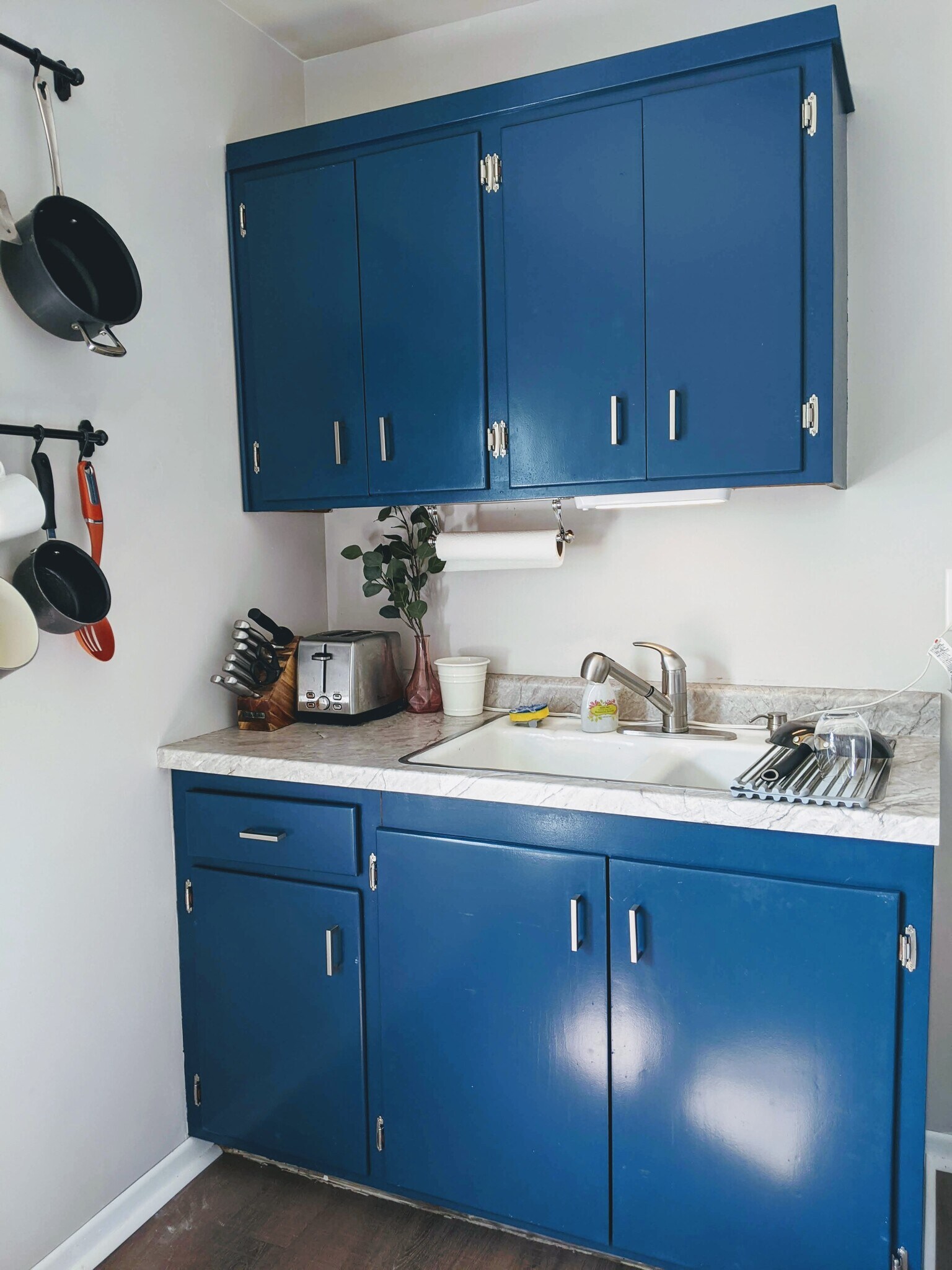 Kitchen - 680 Juno Ave