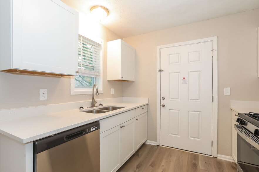 Building Photo - 4284 Ridgetop Dr