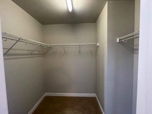 Building Photo - 410 Branchmoor Ct