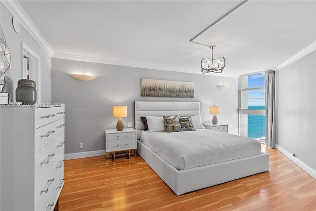 Building Photo - 1370 S Ocean Blvd