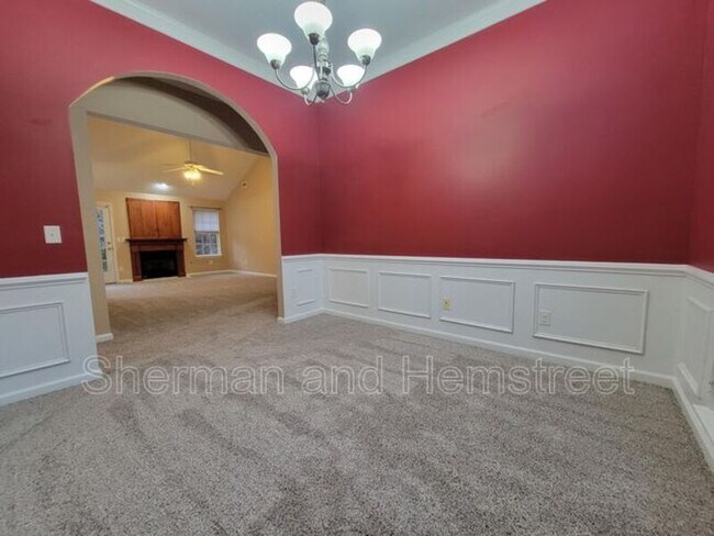 Building Photo - 914 Cannock St