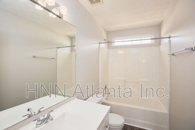 Building Photo - 121 Oak Grove Pl