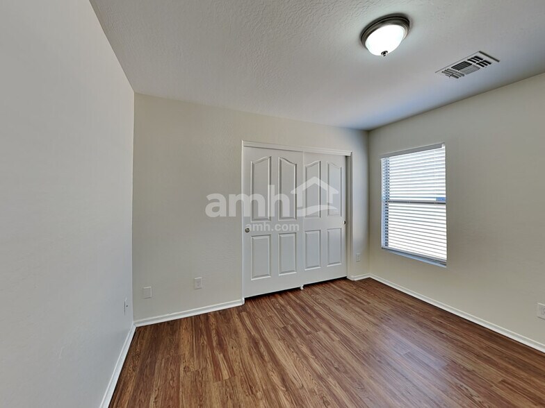 Building Photo - 13101 N 127th Ln