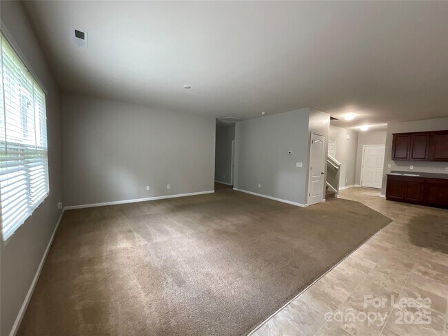 Building Photo - 9143 Magnolia Lily Ave