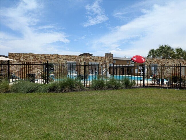 Building Photo - 16342 Rockdale Landing Dr
